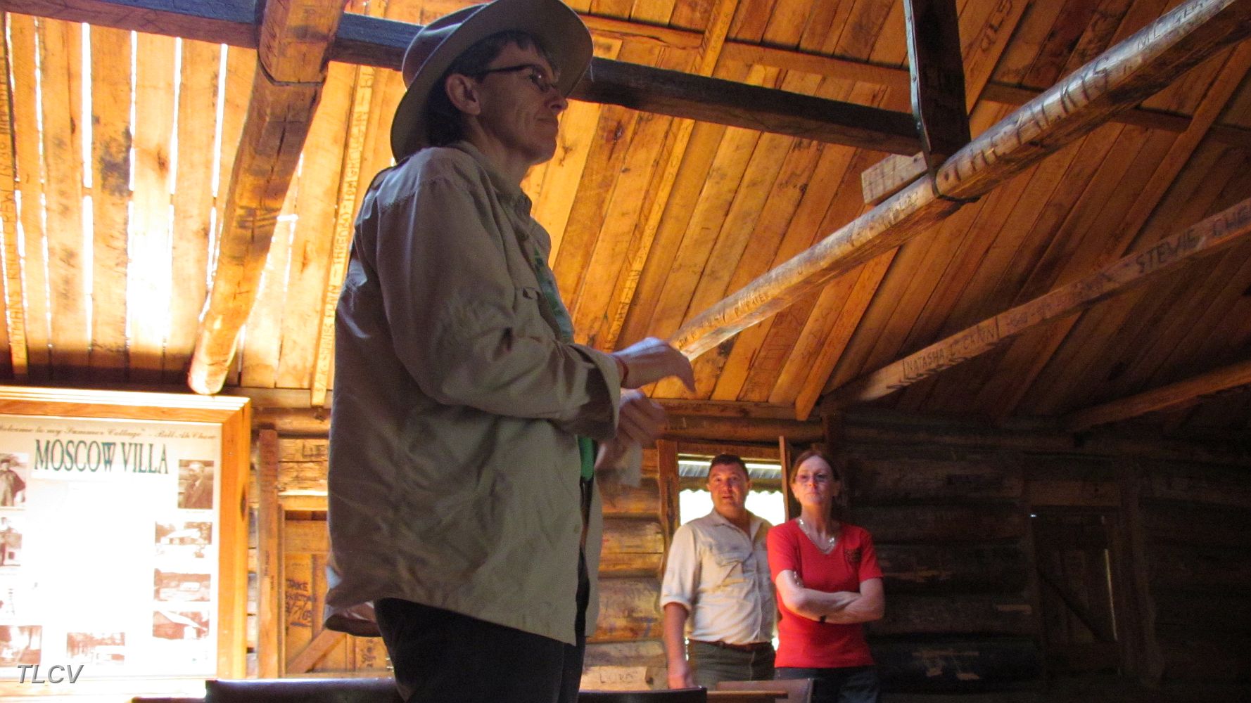 10-Heidi, George & Rhonda check out the lovely Moscow Villas.JPG